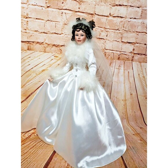 Ashton Drake 1996 "Winter Romance" Bride Doll / Sandra Bilotto Porcelain Doll - Picture 2 of 10